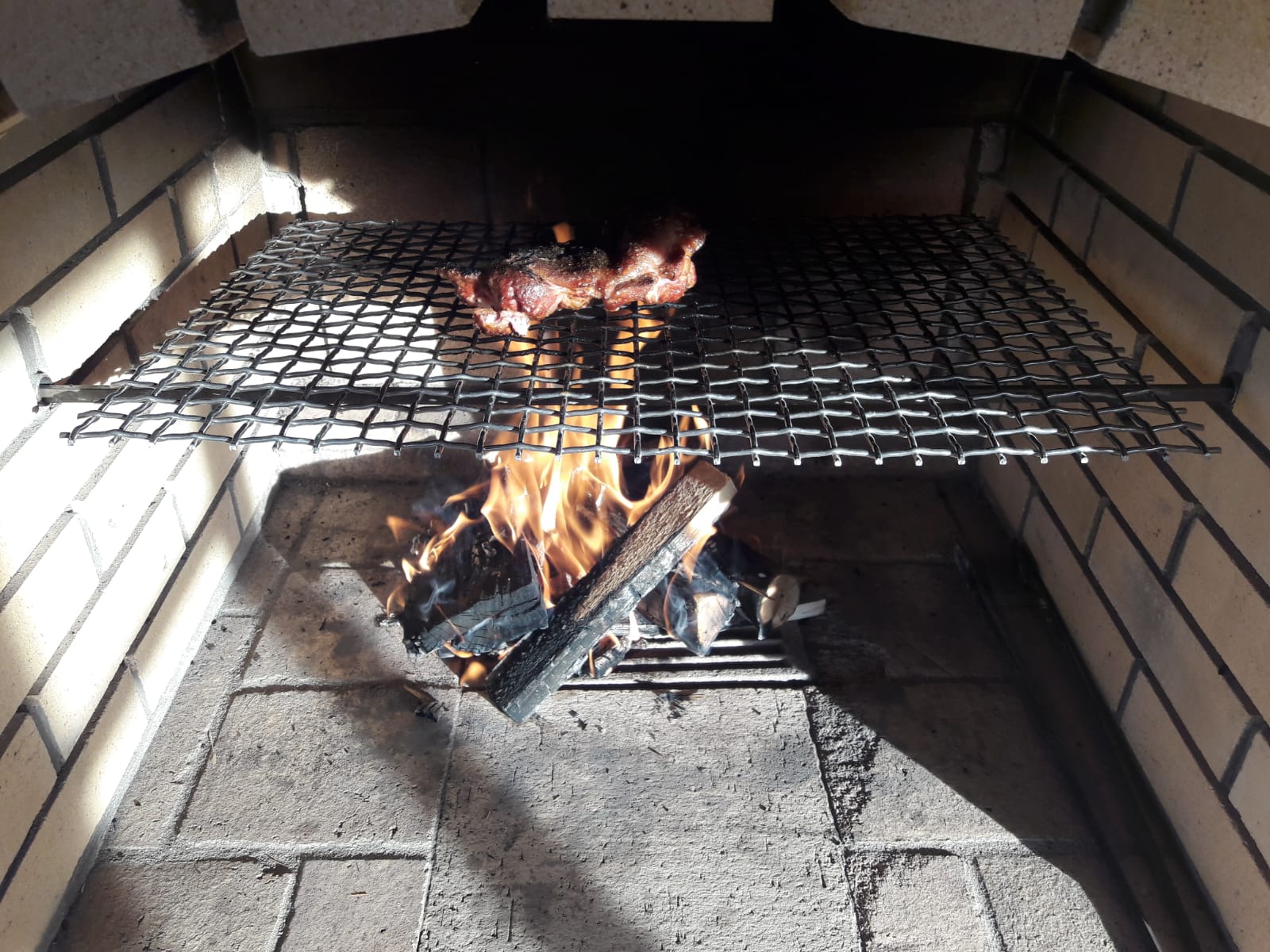 Nerezový grilovací rošt ocení každý gril